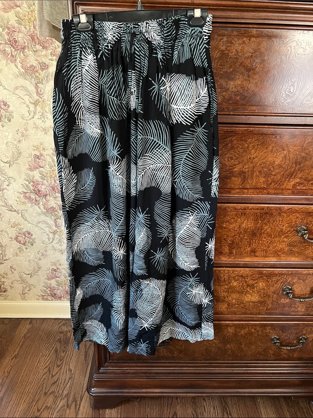Women’s Wide Leg Batik Palm-Print Pants